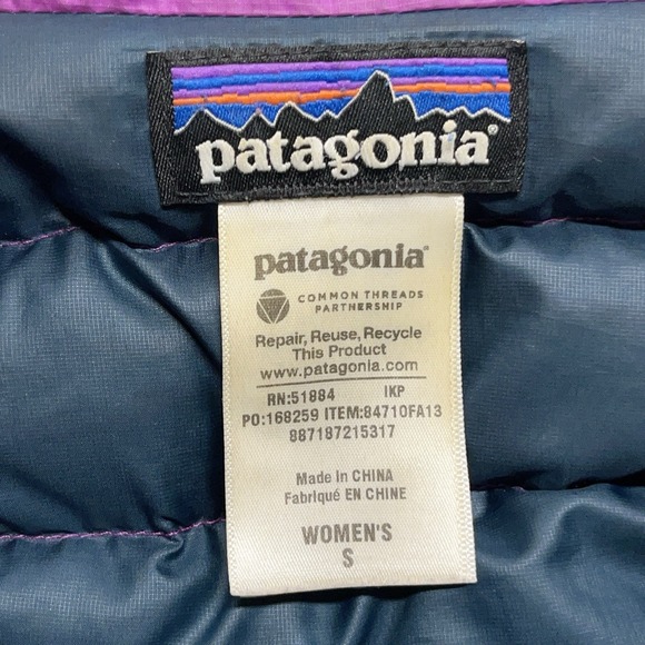 Patagonia Womens Purple Goose Down Puffer Jacket Coat Hooded Packable Warm S - Picture 9 of 12